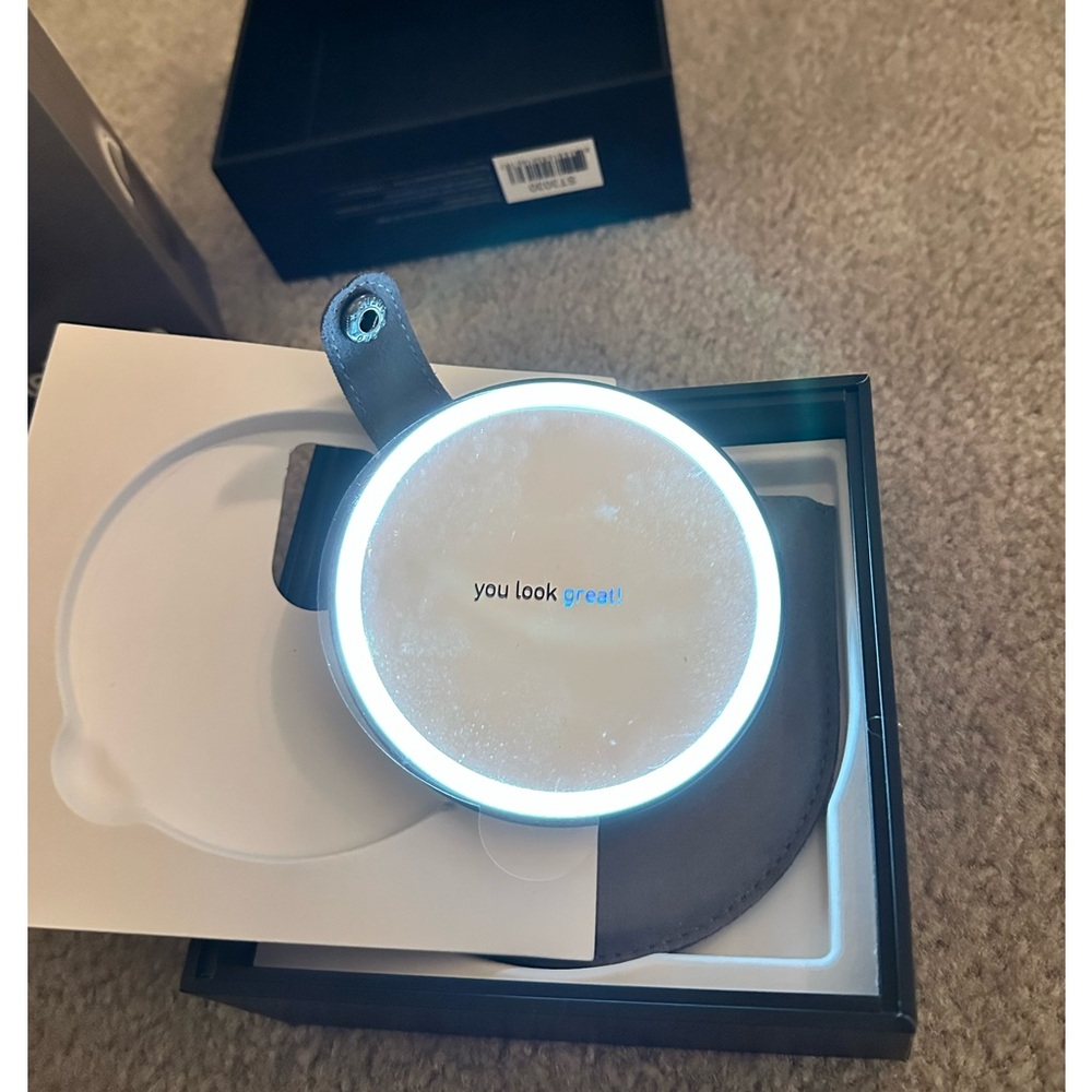 Simplehuman Compact Sensor Mirror with LED Light - Picture 5 of 7